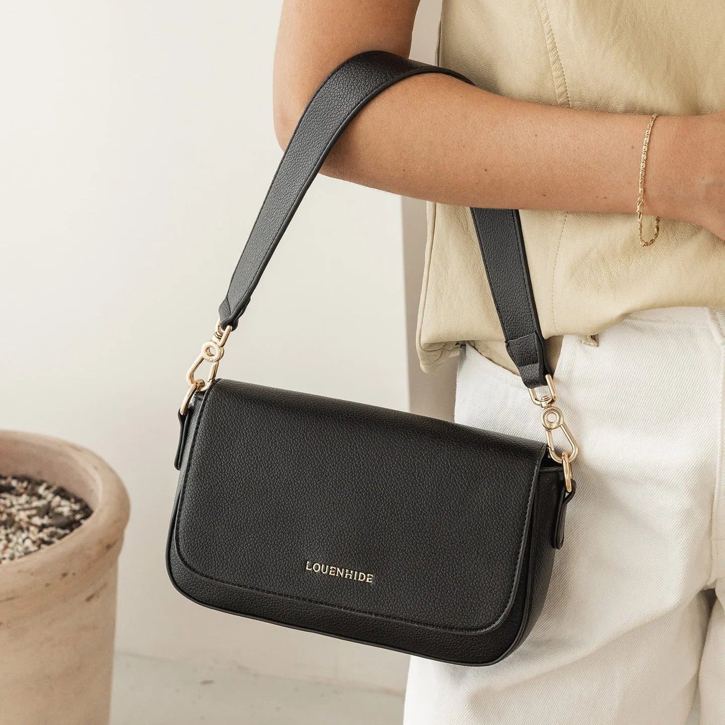 Louenhide Fergie Shoulder Bag in black and light-gold hardware