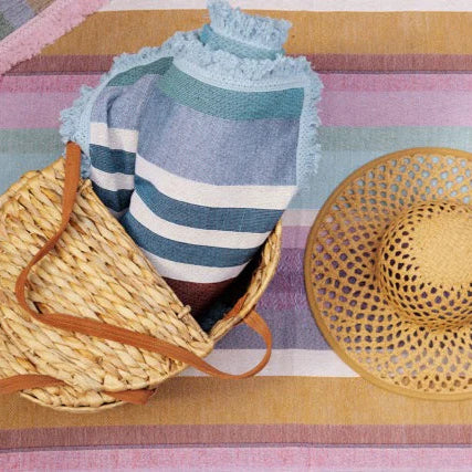 Sólsse Rug on the beach, spacious blanket fitting friends and family.