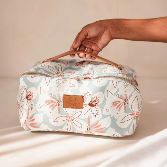 Easy-to-clean make-up organiser with vegan leather handle and smart storage.  Altona design.