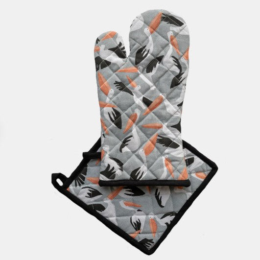 Oven mitt and pot holder with geometric pattern on a white background