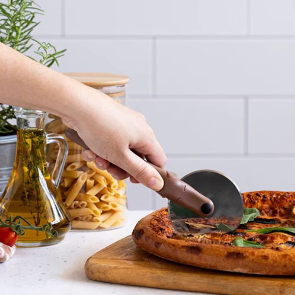 Puperoni Dog Pizza Cutter – Quirky Kitchen Gadget
