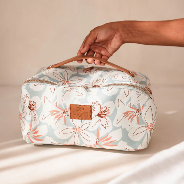 Easy-to-clean make-up organiser with vegan leather handle and smart storage.  Altona design.